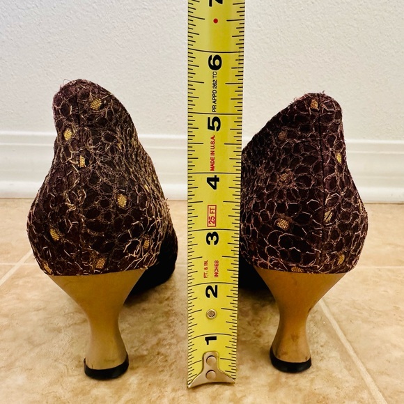 Vicini Gold and Purple Heels with Pointed Toe and Intricate Design - Picture 8 of 8